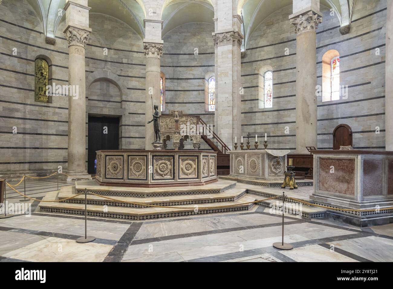 Pisa Baptistery Interior Interiors Of Pisa Baptistry, Pisa, Italy