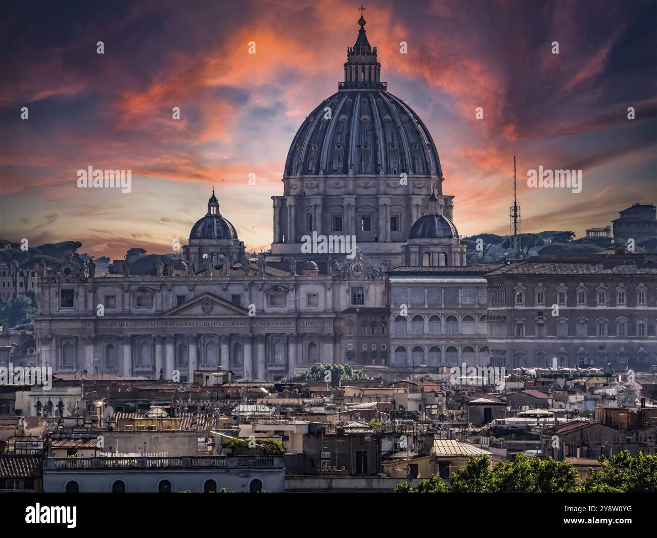 Sunset on St Peter's Basilica in Rome Stock Photo - Alamy