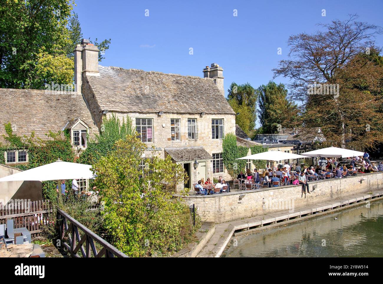 15th Century The Trout Inn, Lower Wolvercote, Wolvercote, Oxford, Oxfordshire, England, United Kingdom Stock Photo