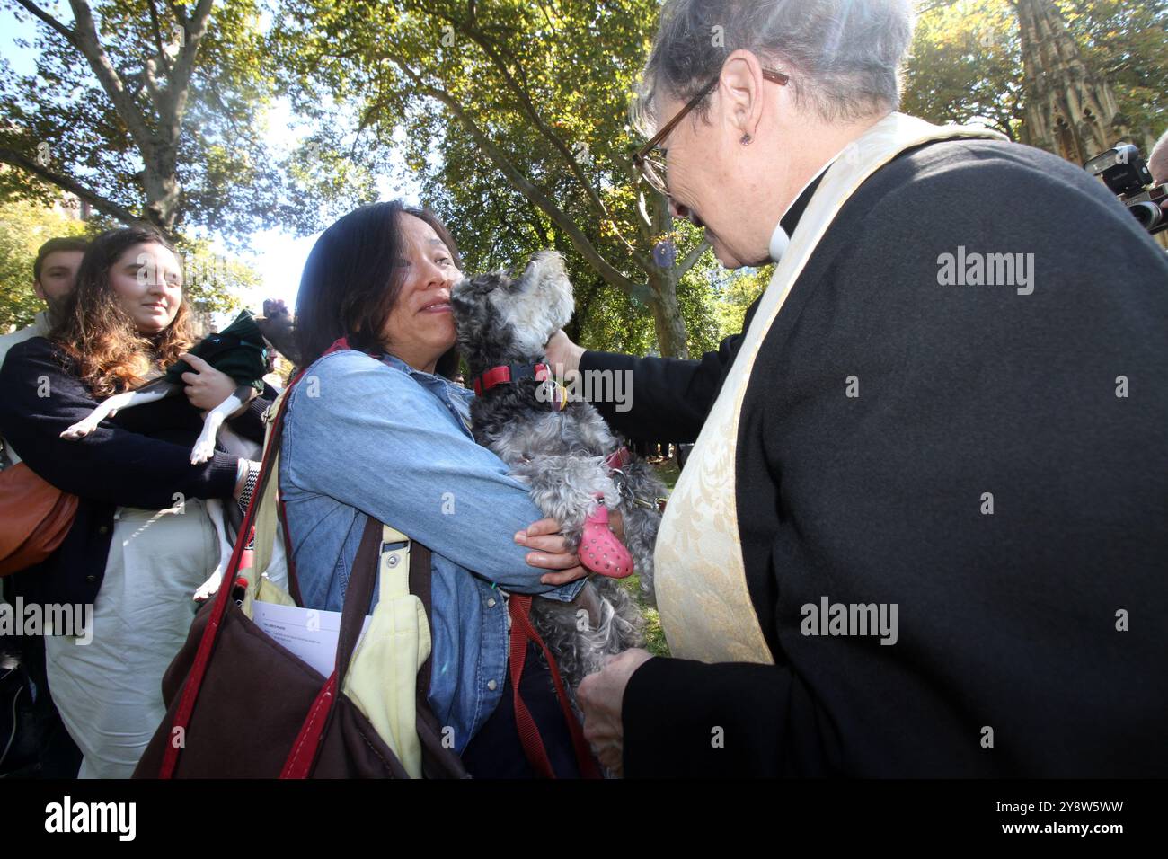 Manhattan, New York, USA. 6th Oct, 2024. New York, New York October 6, 2024 . The Feast of St Francis (Blessing of the Animals.All pets and people are welcome to this beloved annual tradition at the Cathedral of Saint John the Devine. Honoring St. Francis of Assisi, the patron saint of the environment and ecology. (Credit Image: © Bruce Cotler/ZUMA Press Wire) EDITORIAL USAGE ONLY! Not for Commercial USAGE! Stock Photo