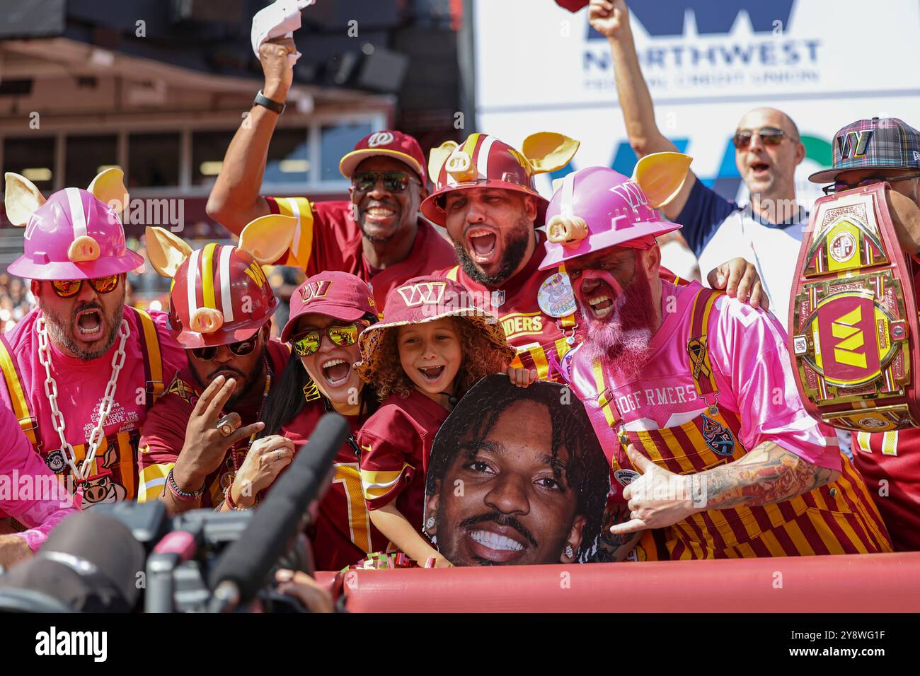 Washington cheer team hi-res stock photography and images - Alamy