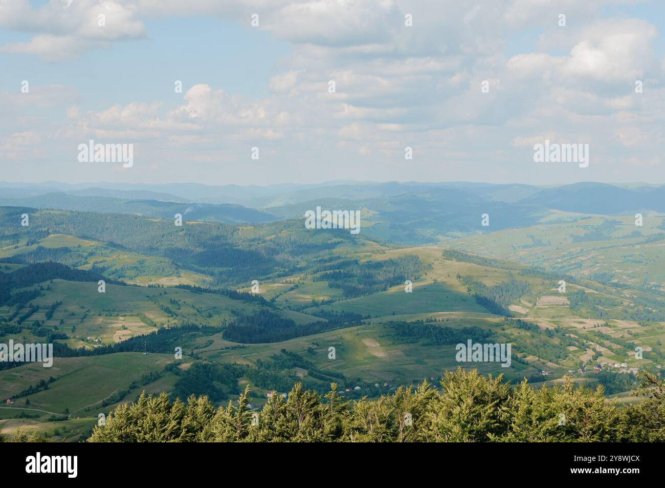View rolling hills meandering hi-res stock photography and images - Alamy