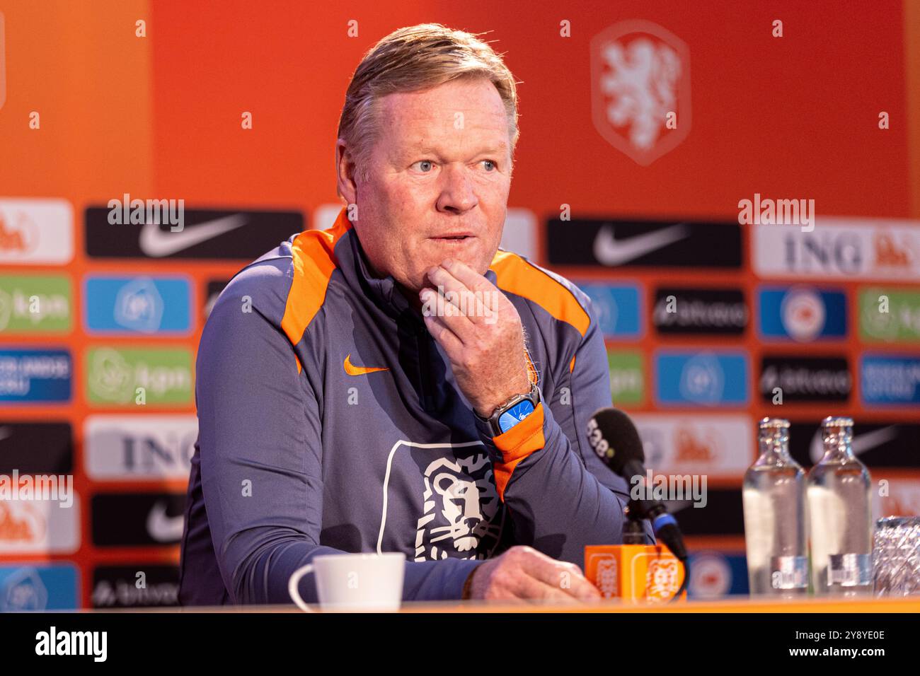 ZEIST, NETHERLANDS - OCTOBER 7: Head Coach Ronald Koeman of the