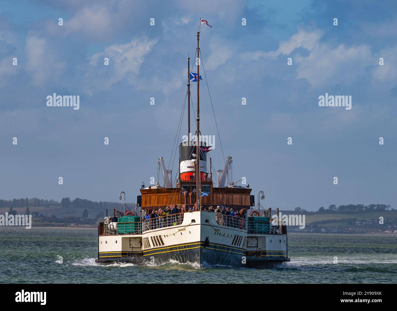 the-last-sea-going-steam-ship-the-waverley-docks-at-whitstable-harbour