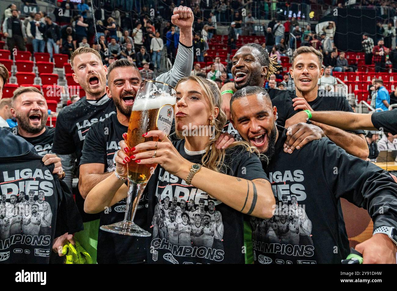 Ana maria markovic hi res stock photography and images Alamy