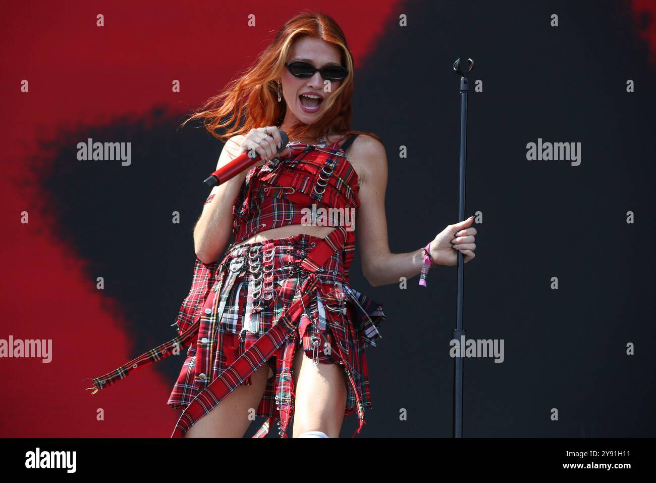 MisterWives's Mandy Lee performs during the first weekend of the Austin ...