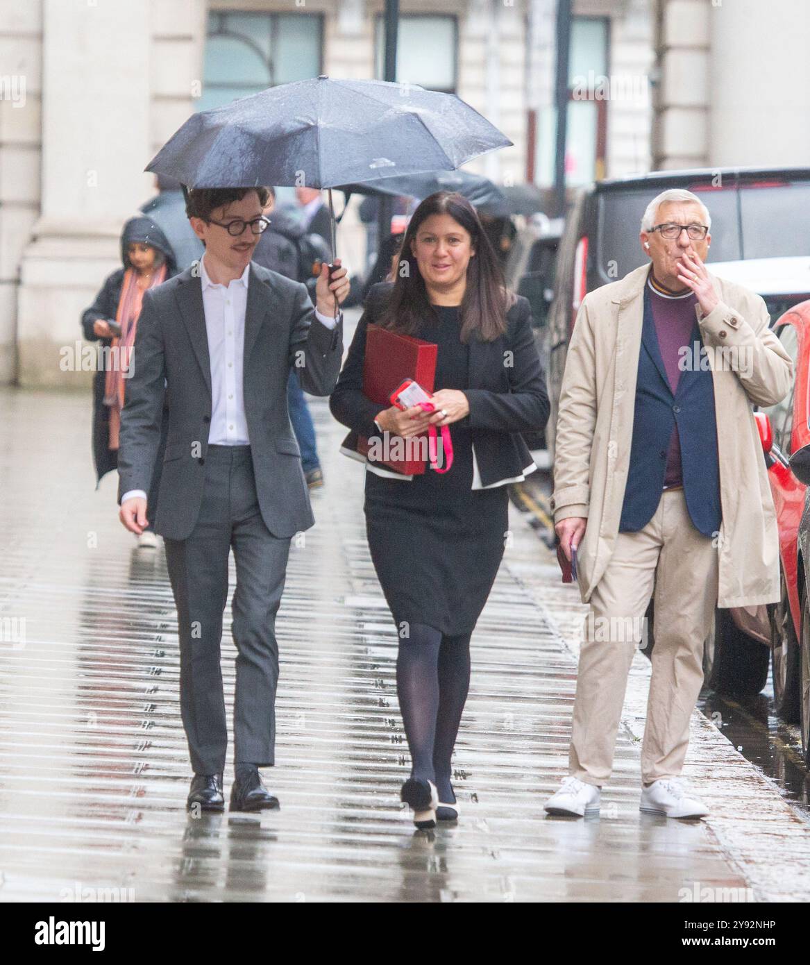 London, England, UK. 8th Oct, 2024. LISA NANDY, Secretary of State for Culture, Media and Sport, arrives at cabinet meeting. (Credit Image: © Tayfun Salci/ZUMA Press Wire) EDITORIAL USAGE ONLY! Not for Commercial USAGE! Credit: ZUMA Press, Inc./Alamy Live News Stock Photo