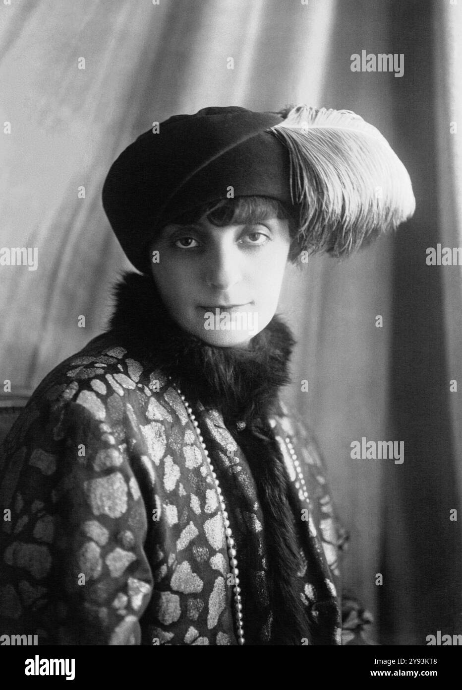 Anna, Comtesse Mathieu de Noailles (Anna Elisabeth Bibesco-Bassaraba de Brancovan) was a French writer of Romanian and Greek descent -1922 Stock Photo