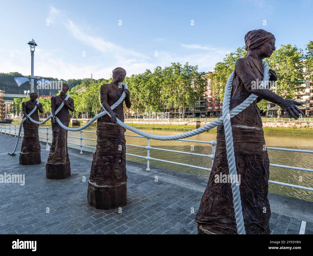 Art Exhibition Modern Art Sculpture Rope Hi res Stock Photography And art-exhibition-modern-art-sculpture-rope-hi-res-stock-photography-and