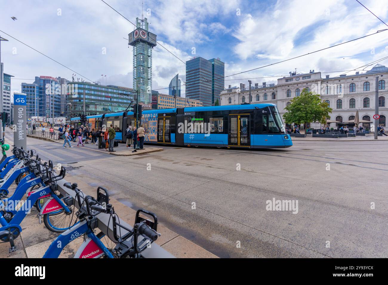 Jernbanetorget oslo norway ruter public hi-res stock photography and ...