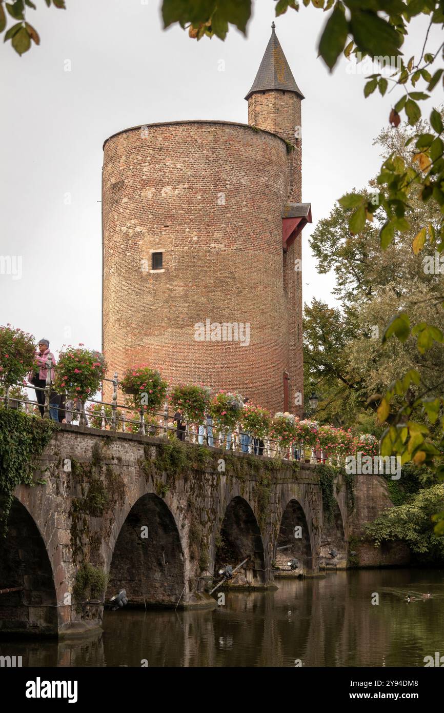 Minnewaterbrug bruges hi-res stock photography and images - Alamy