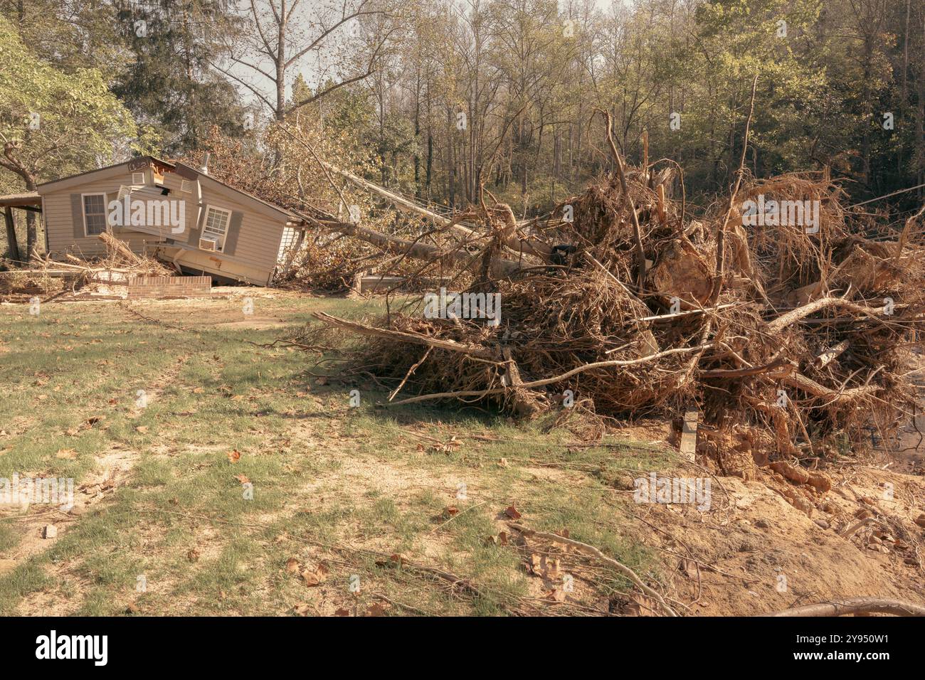Helene linemen hi-res stock photography and images - Alamy