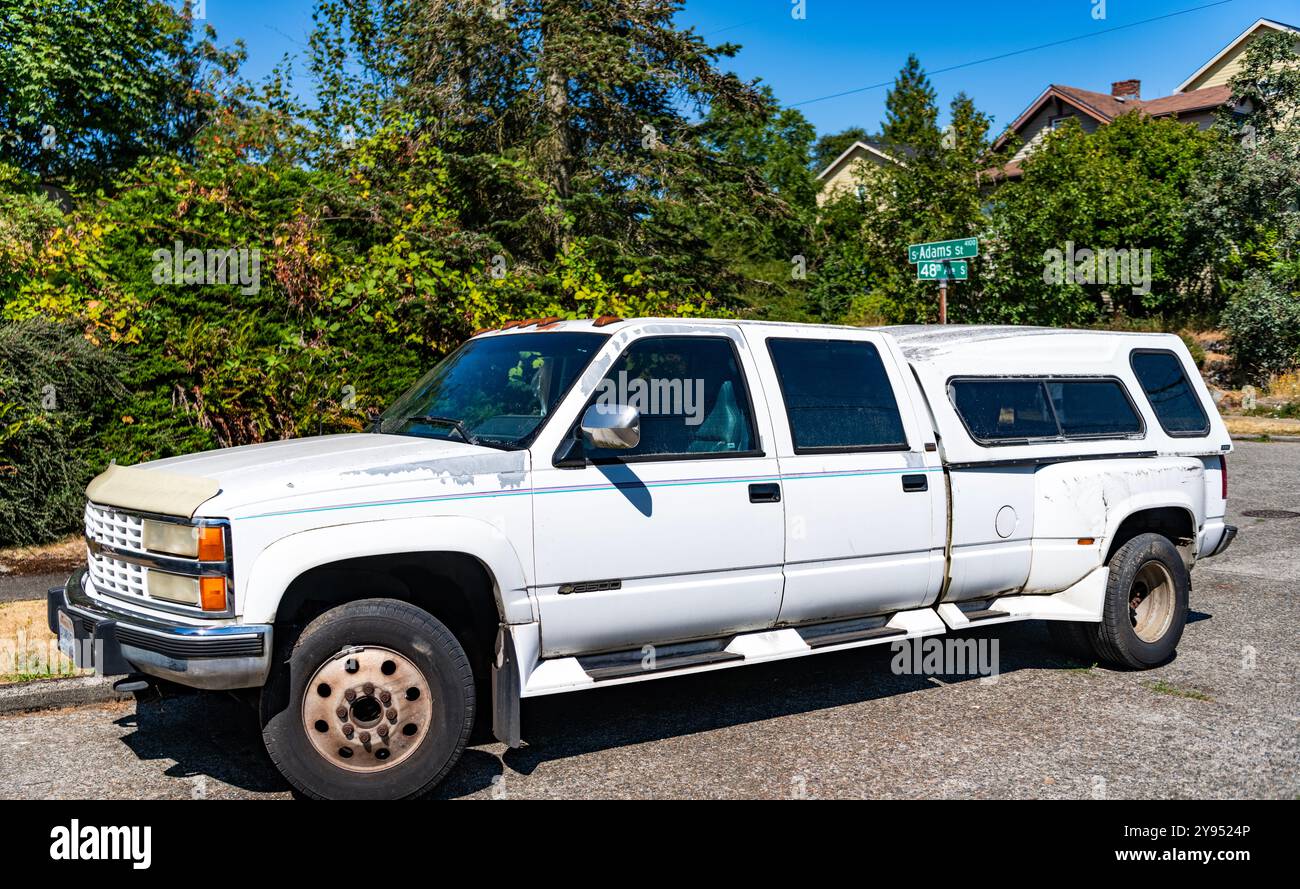 Chevrolet dually hi-res stock photography and images - Alamy, image size:1300x889