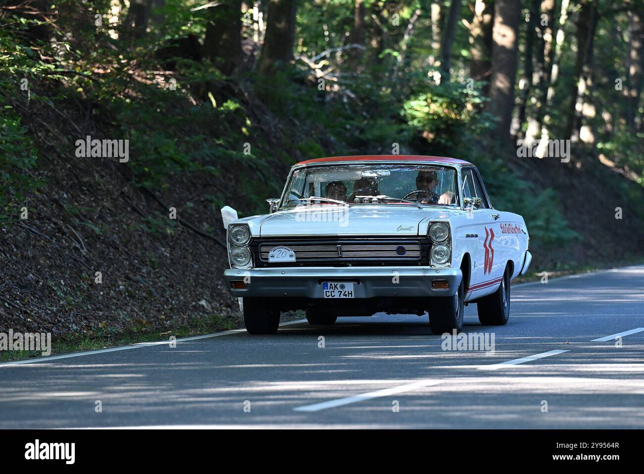 Altenkirchen Themenfoto: Automobil, Oldtimer, Veteranen, Klassiker, Raritaeten, Deutschland, Rheinland-Pfalz, Altenkirchen, MSC Altenkirchen, 44. ADAC Raiffeisen-Veteranenfahrt, 05.10.2024 Mercury Comet Cyclone Bj. 1965 Themenfoto: Automobil, Oldtimer, Veteranen, Klassiker, Raritaeten, Deutschland, Rheinland-Pfalz, Altenkirchen, MSC Altenkirchen, 44. ADAC Raiffeisen-Veteranenfahrt, 05.10.2024 *** Altenkirchen theme photo automobile, vintage cars, veterans, classics, rarities, Germany, Rhineland Palatinate, Altenkirchen, MSC Altenkirchen, 44 ADAC Raiffeisen Veteranenfahrt, 05 10 2024 Mercury Co Stock Photo