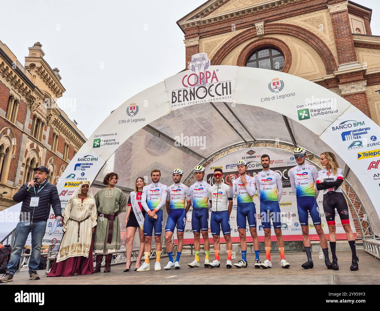 Total energies team hires stock photography and images Alamy