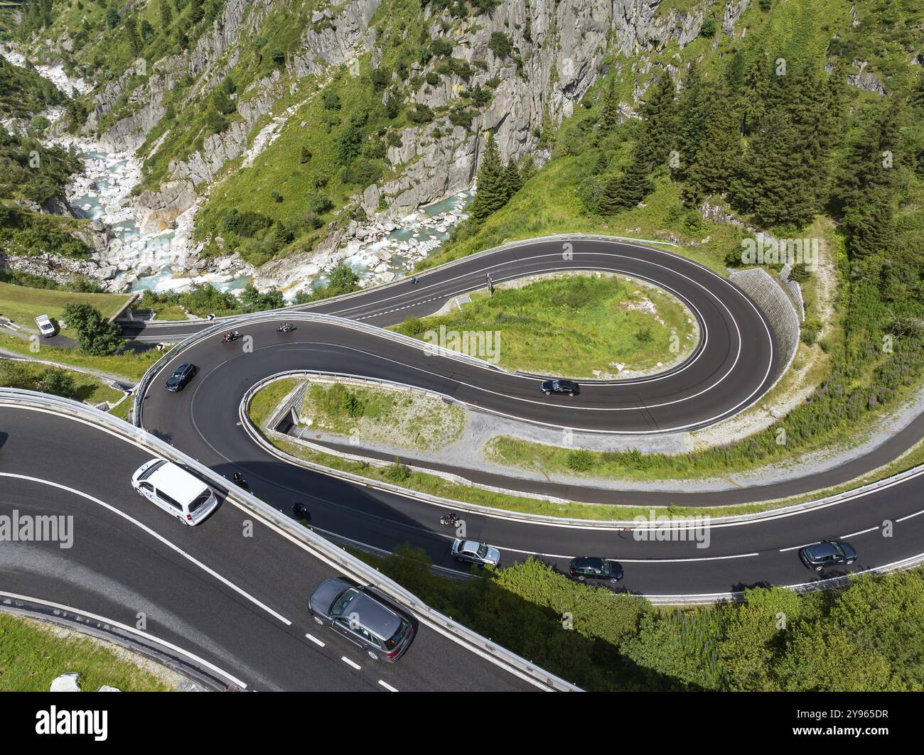 Drone top down shot winding hi-res stock photography and images - Alamy