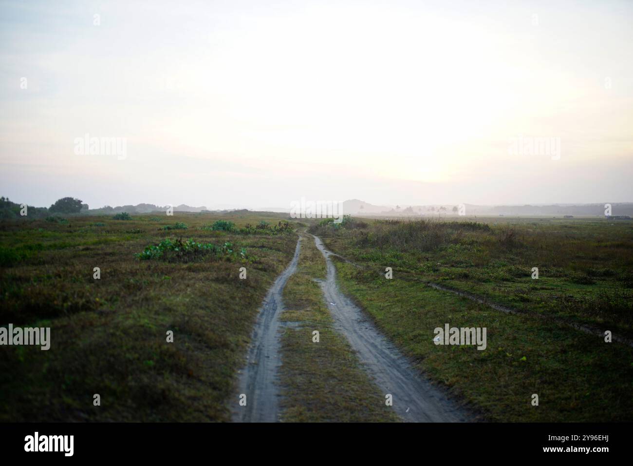 Footpaths on mountains hi-res stock photography and images - Alamy