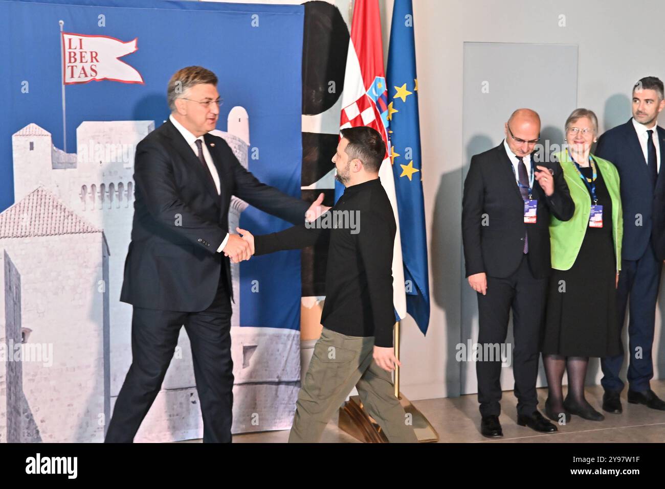 Dubrovnik, 091024. Prime Minister Andrej Plenkovic and Ukrainian President Volodymyr Zelenski at Ukraine - Southeast Europe summit. Photo: Tonci Plazibat / CROPIX Dubrovnik Croatia Copyright: xxToncixPlazibatx/xCROPIXx tp summit zelenski8-091024 Stock Photo