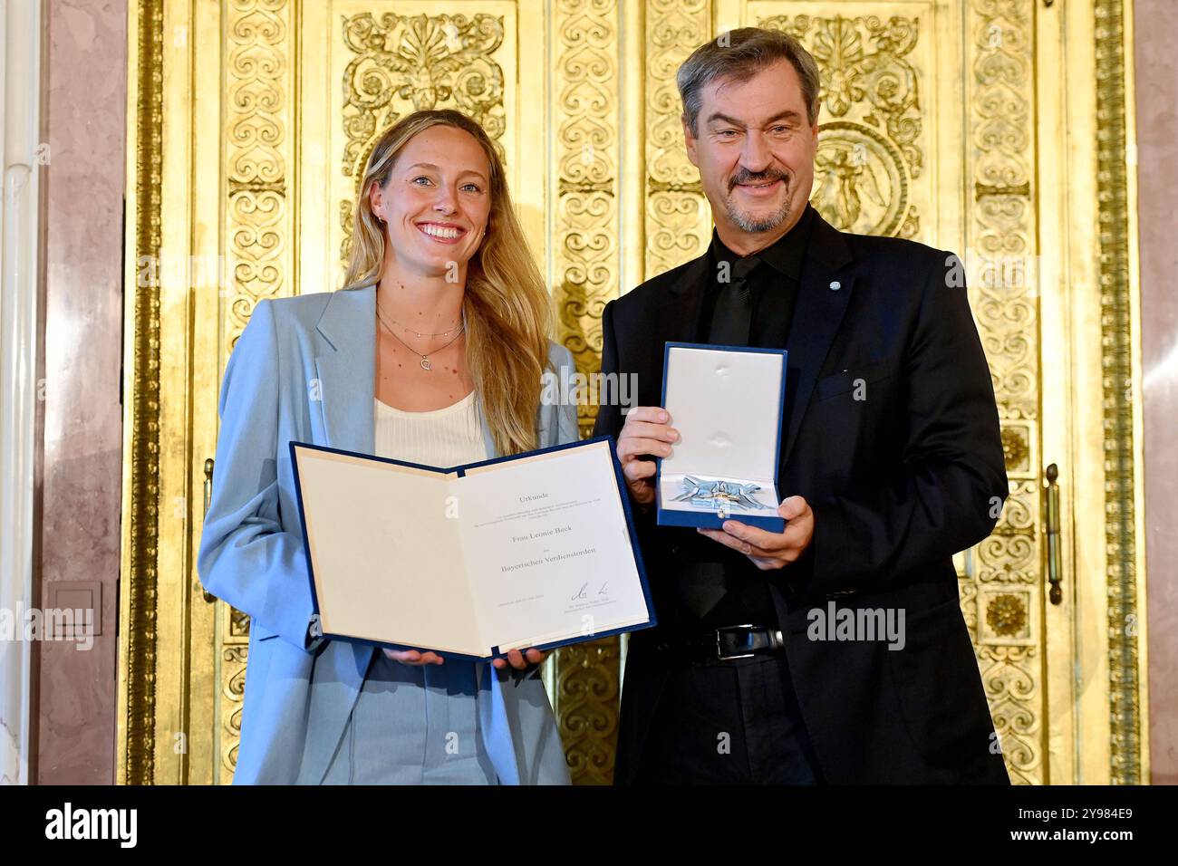 V li Leonie BECK Freiwasserschwimmerin Markus SOEDER v-li-leonie-beck-freiwasserschwimmerin-markus-soeder