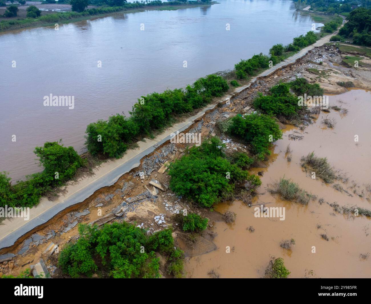 Landslides caused by heavy rains have caused the asphalt roads to crack ...