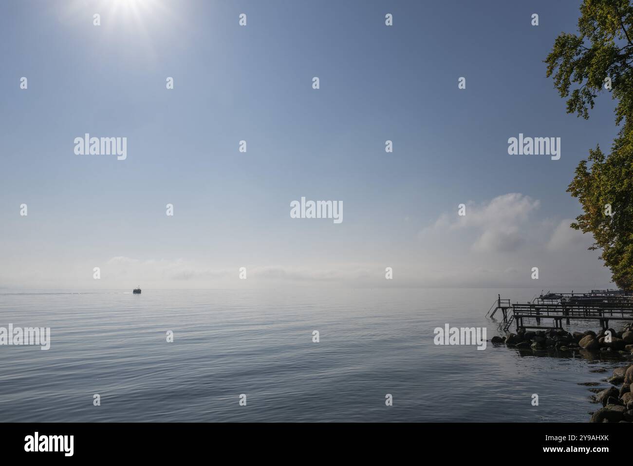 Boat landing stages hi-res stock photography and images - Alamy