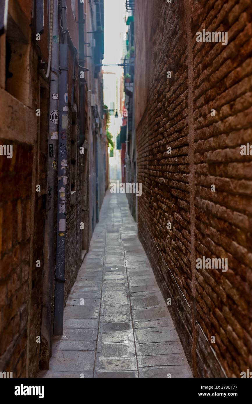 Traditional venice alleys hi-res stock photography and images - Alamy