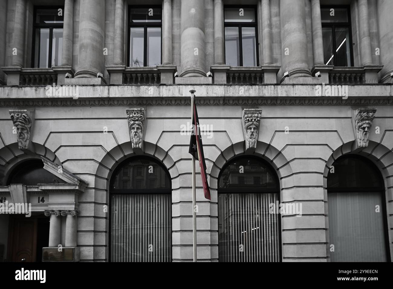 Neoclassical London Classica building hi-res stock photography and images - Alamy