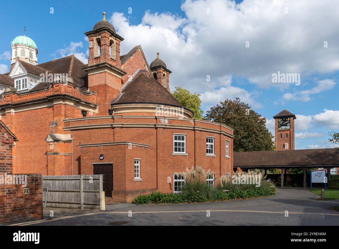 The Great Hall at the University of Reading London Road Campus, Reading, Berkshire, England, UK, with the clock tower memorial  in the background Stock Photo