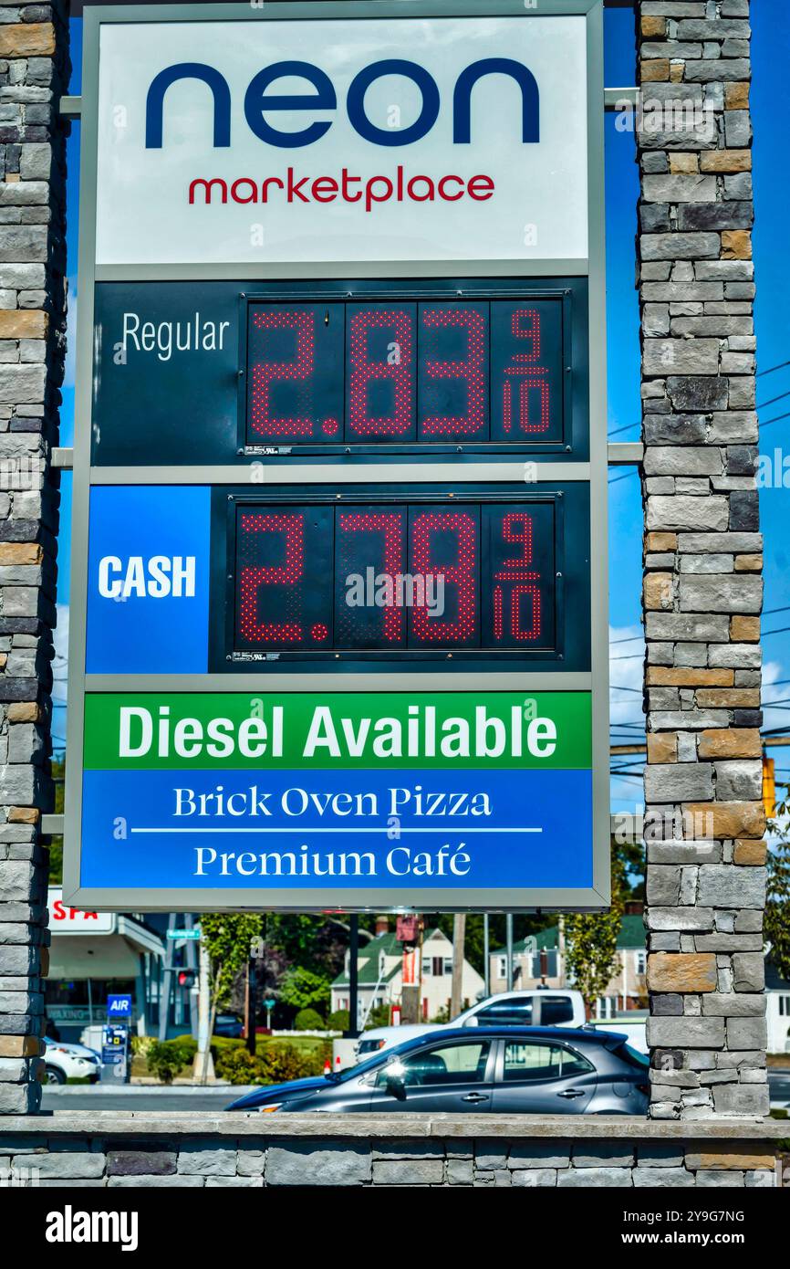 Retail gas hi-res stock photography and images - Alamy