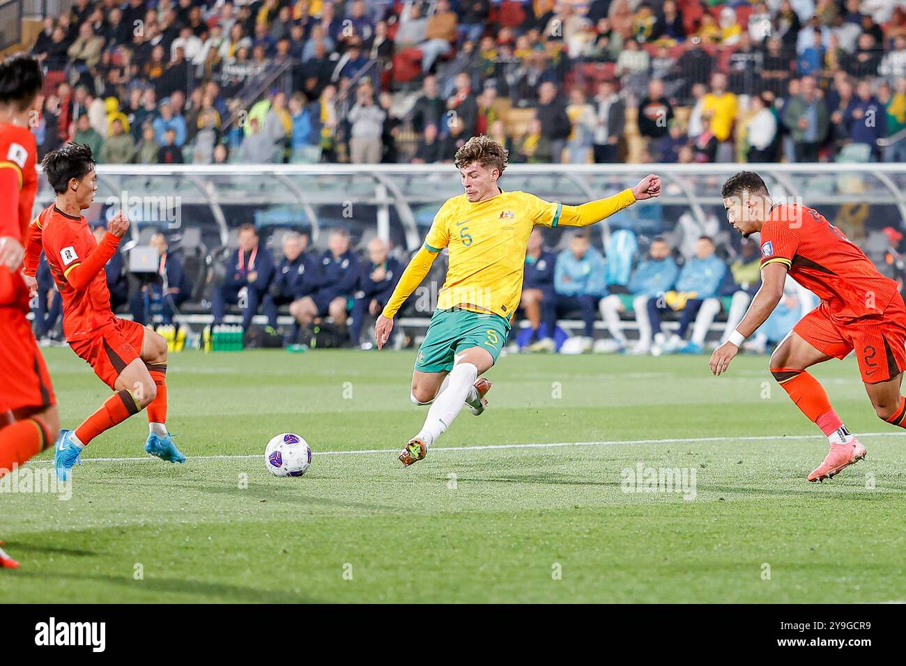 Adelaide Oval, Adelaide, Australia 10th October2024, International, World Cup Qualification, AFC Australia vs China PR,  Socceroo; Jordan BOS launches a long shot at goal against China PR at Adelaide oval  Credit; Mark Willoughby/ALAMY Live News Stock Photo