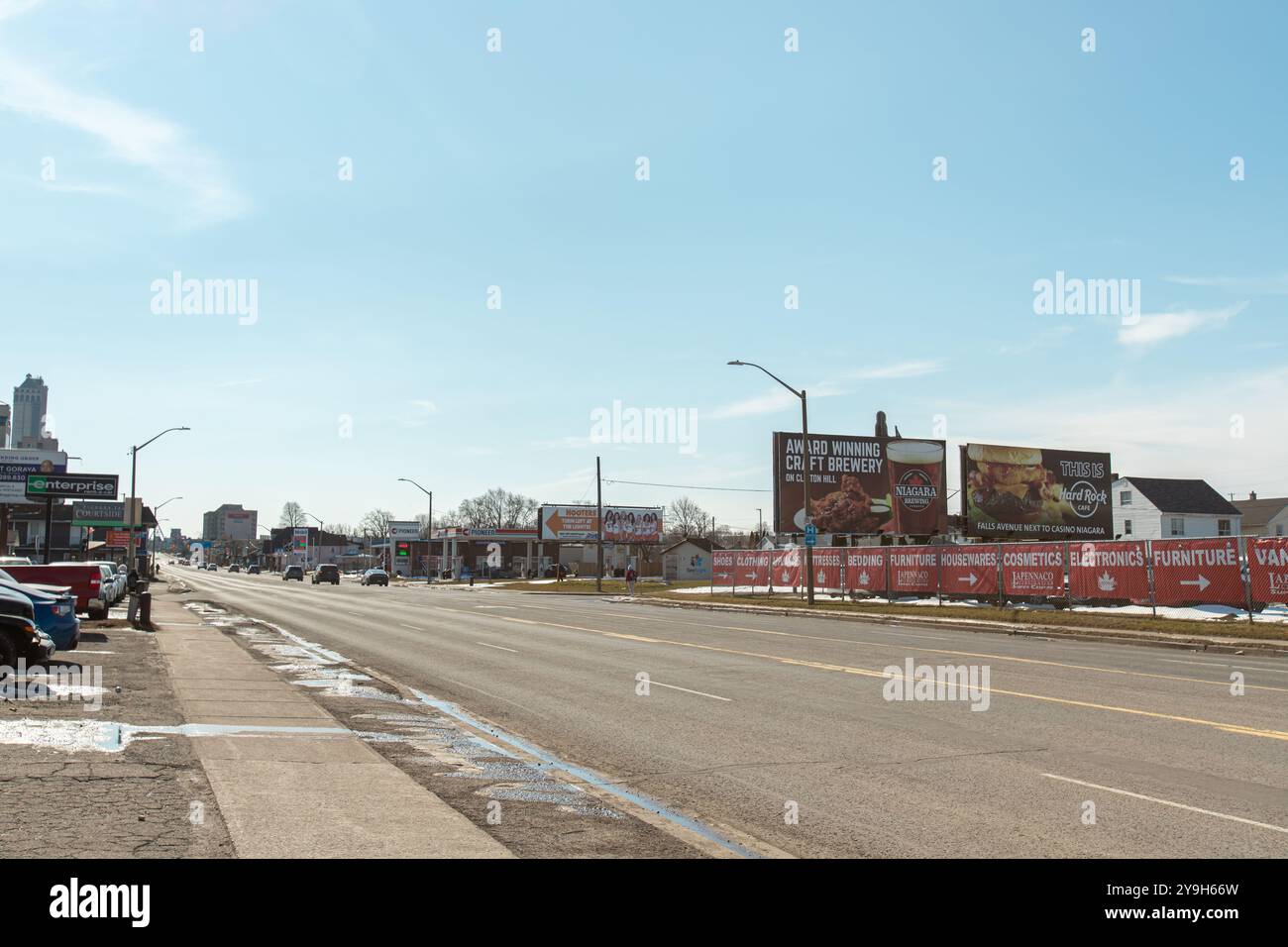 Downtown niagara falls canada hi-res stock photography and images