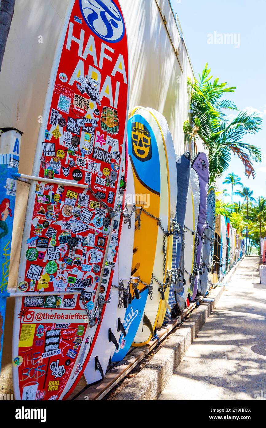 Surfboard rack waikiki beach hi-res stock photography and images