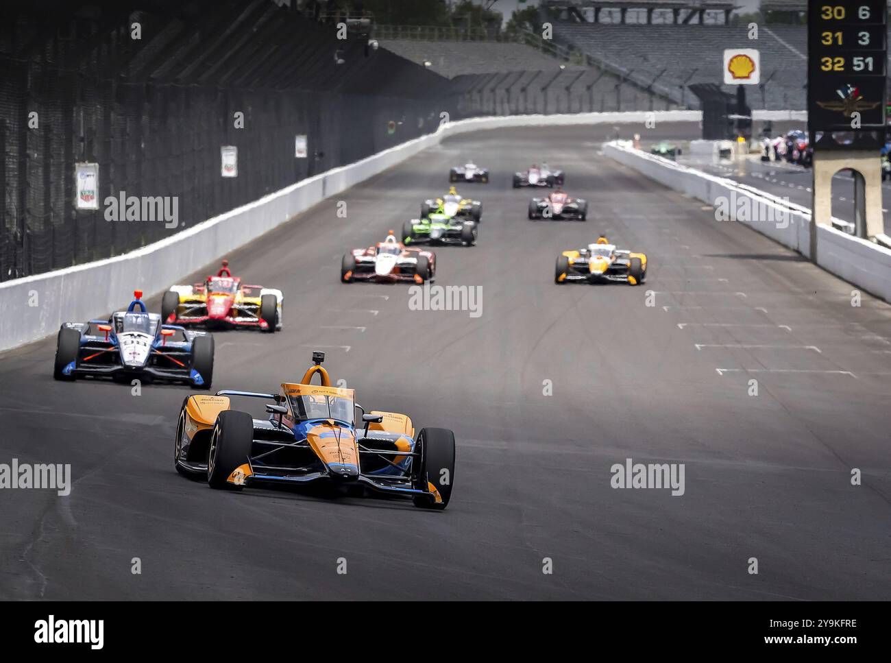 CALLUM ILOTT (6) of Cambridge, England comes down the front stretch at the Indianapolis Motor Speedway during a practice session for the Indy 500 in S Stock Photo