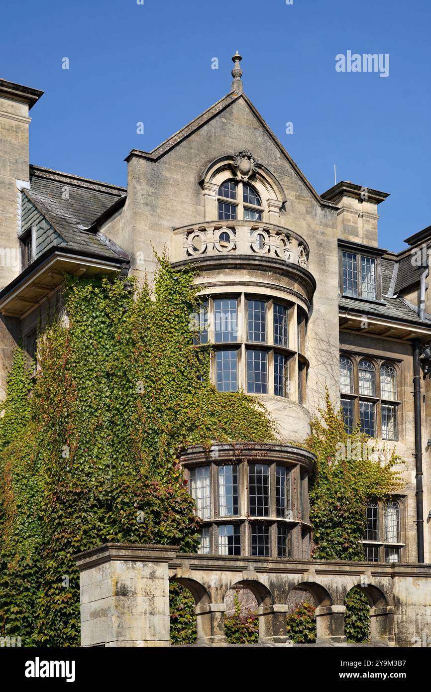 Oxford University, ivy covered philosophy building of University College Stock Photo