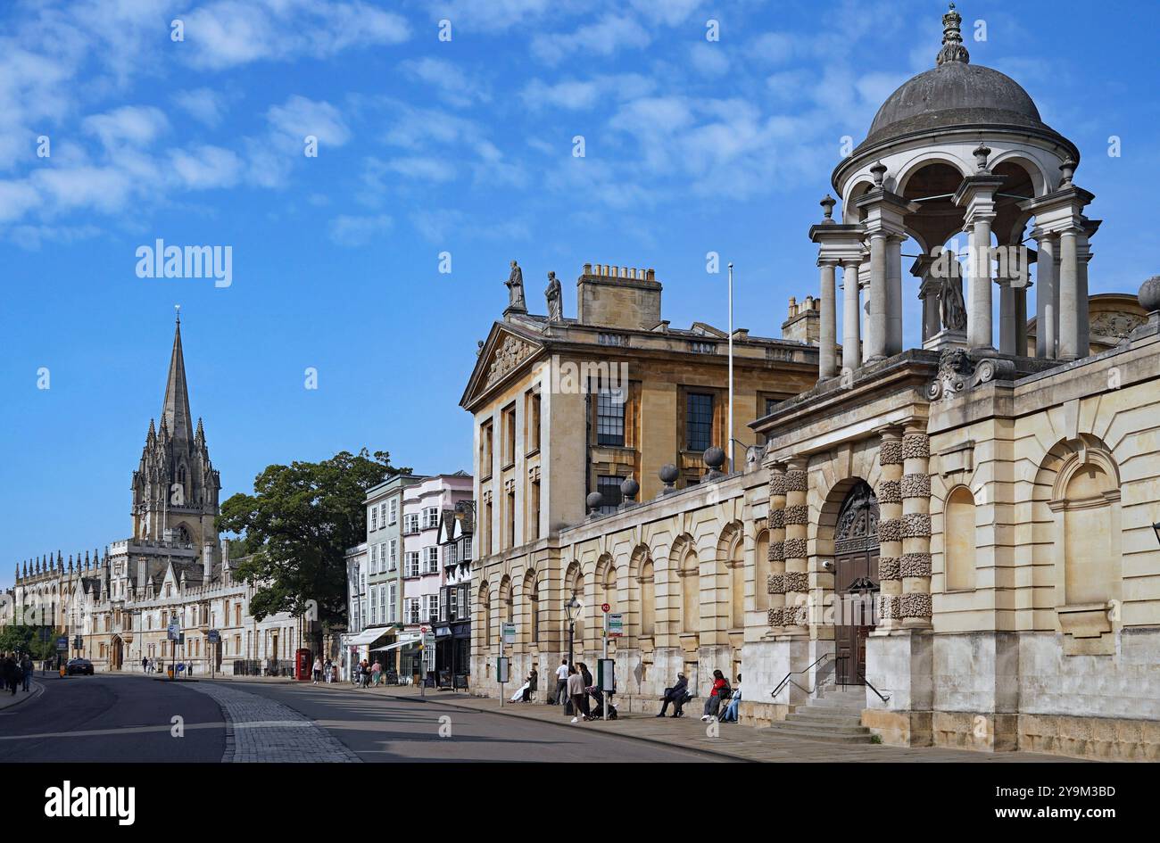 Oxford, view along High Street, with Queen's College at the right Stock Photo