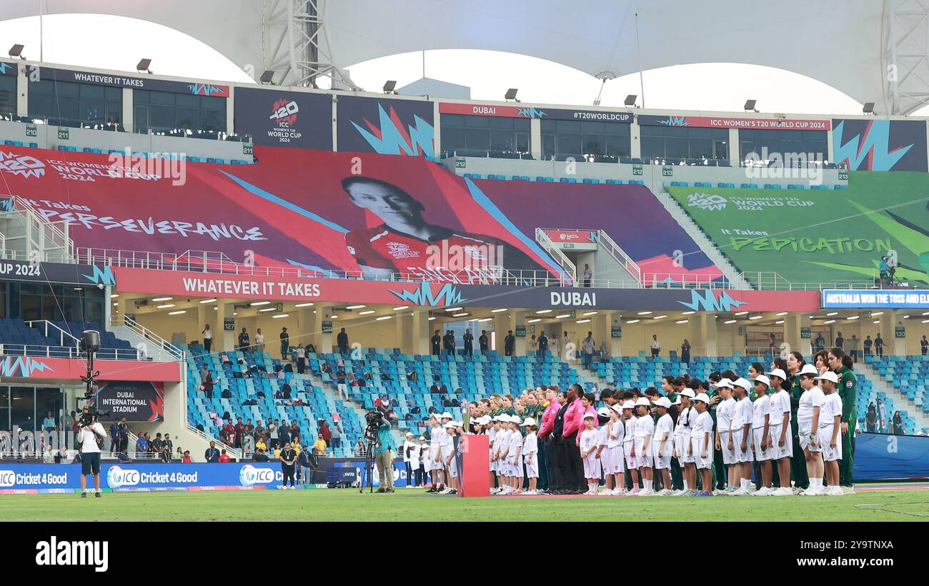 Dubai, Dubai, United Arab Emirates. 11th Oct, 2024. National Anthem during Match No 14 of Group A of ICC Women's T20 Cricket World Cup between Australia and Pakistan at Dubai International Cricket Stadium, Dubai, United Arab Emirates on 11 October 2024 (Credit Image: © Avijit Das/ZUMA Press Wire) EDITORIAL USAGE ONLY! Not for Commercial USAGE! Stock Photo