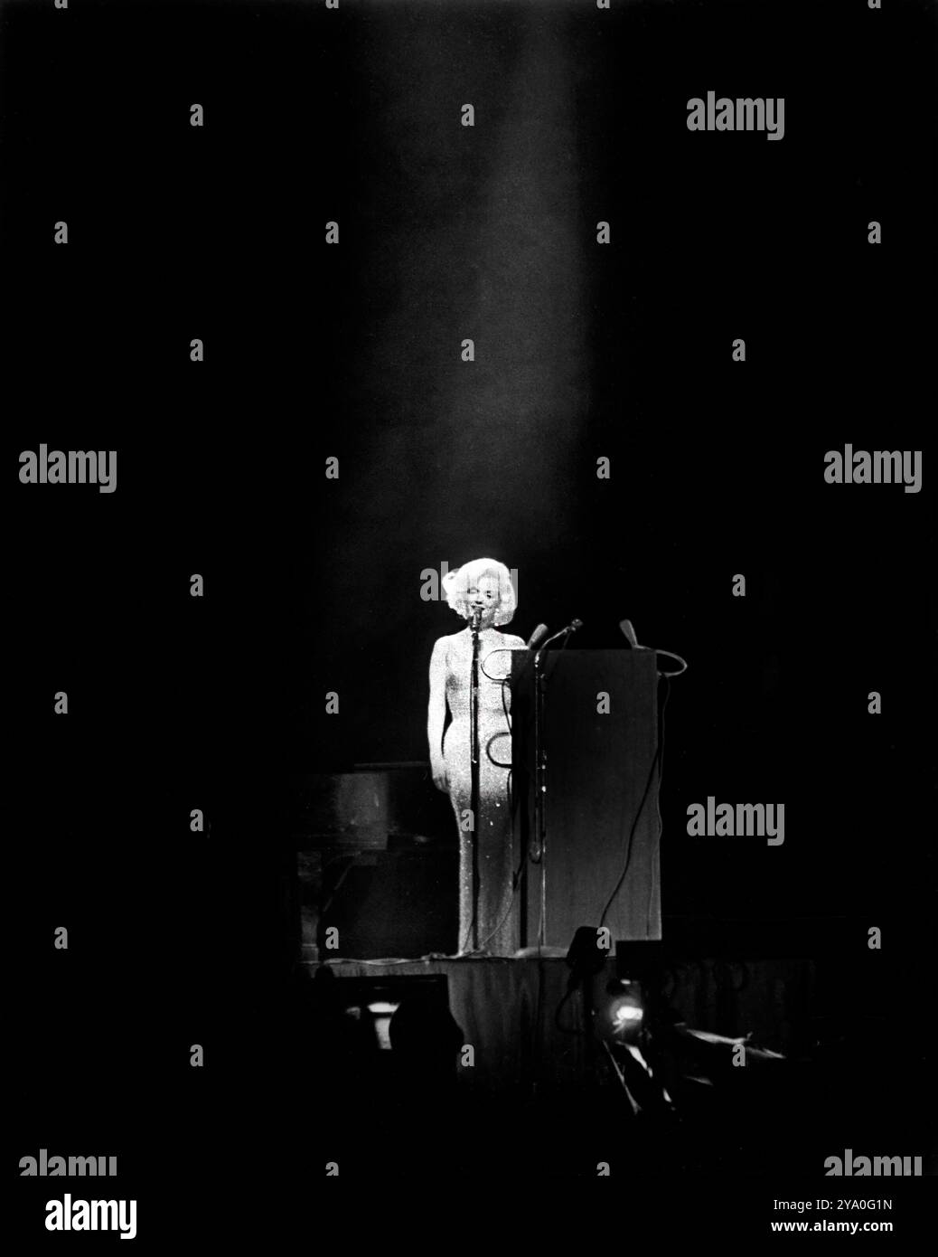 American actress Marilyn Monroe performing at Democratic Party fund-raising dinner and birthday salute to U.S. President John F. Kennedy, Madison Square Garden, New York City, New York, USA, Cecil Stoughton, White House Photographs, May 19, 1962 Stock Photo