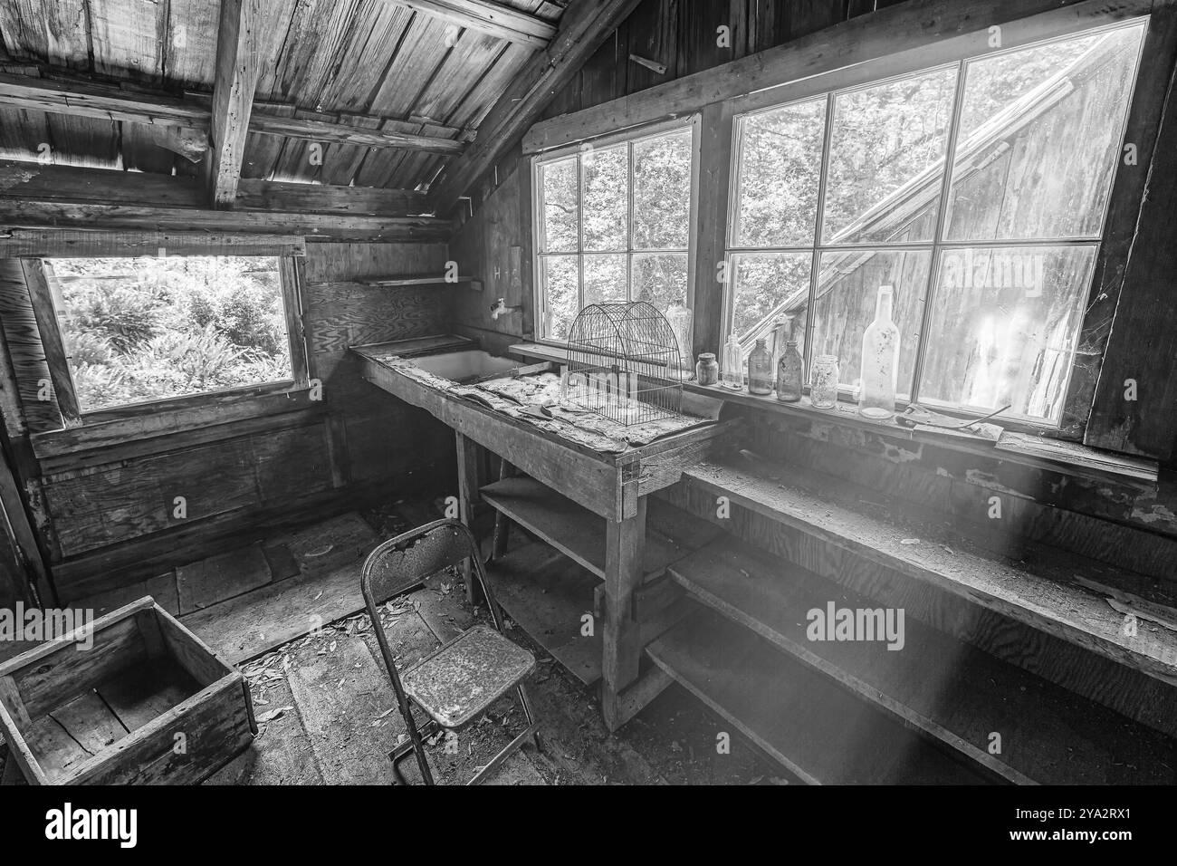 Cabin interior beams Black and White Stock Photos & Images - Alamy