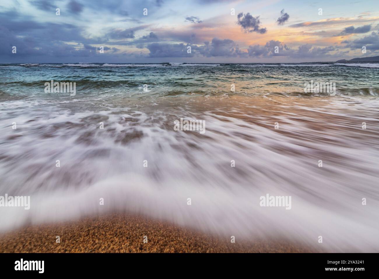 A dramatic sunset looking over the Pacific Ocean. Kauai, Hawaii Stock ...