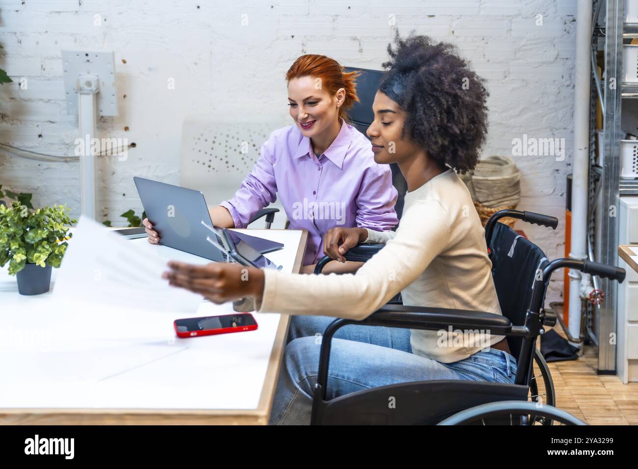 Diverse female colleagues hi-res stock photography and images - Alamy
