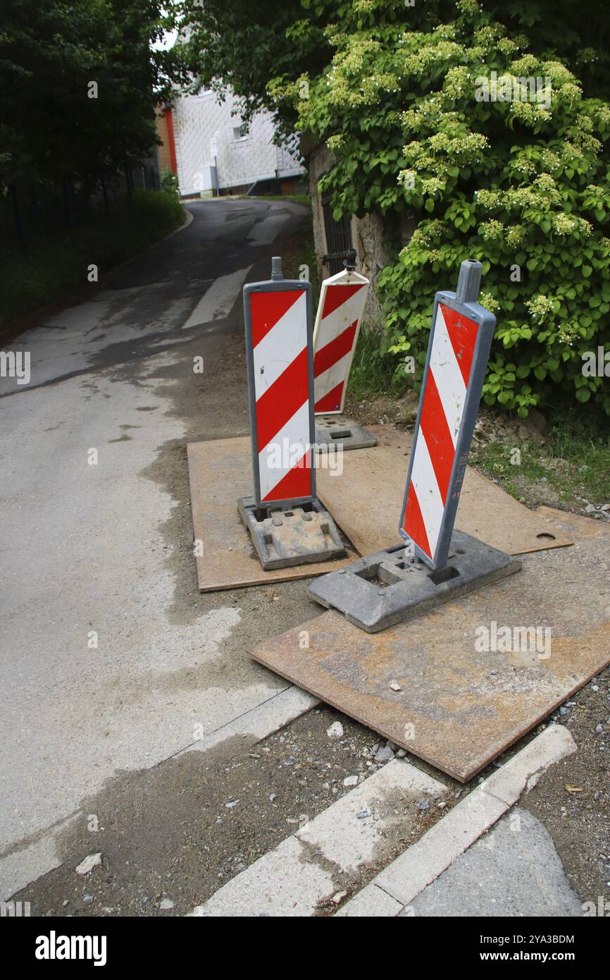 Barriers on side of road hi-res stock photography and images - Alamy