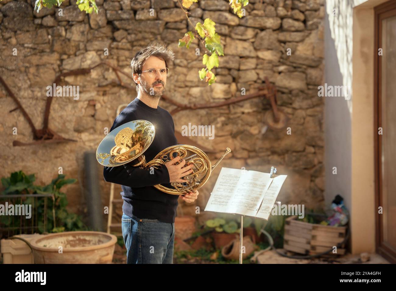 JULIAN LOPEZ in GLIMMERS (2024) -Original title: LOS DESTELLOS ...