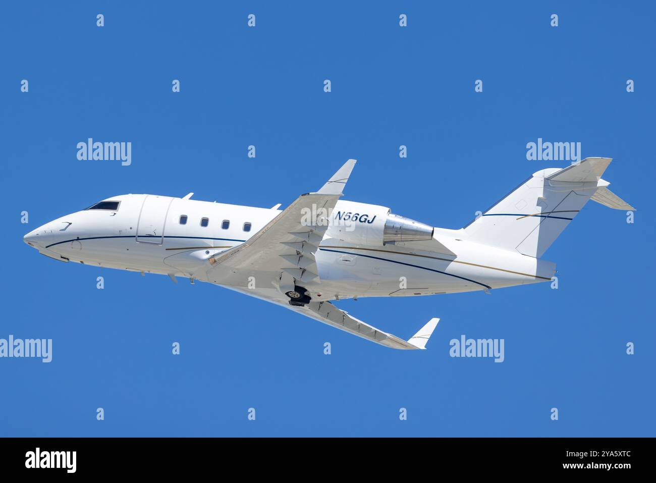 Bombardier challenger interior hi-res stock photography and images - Alamy