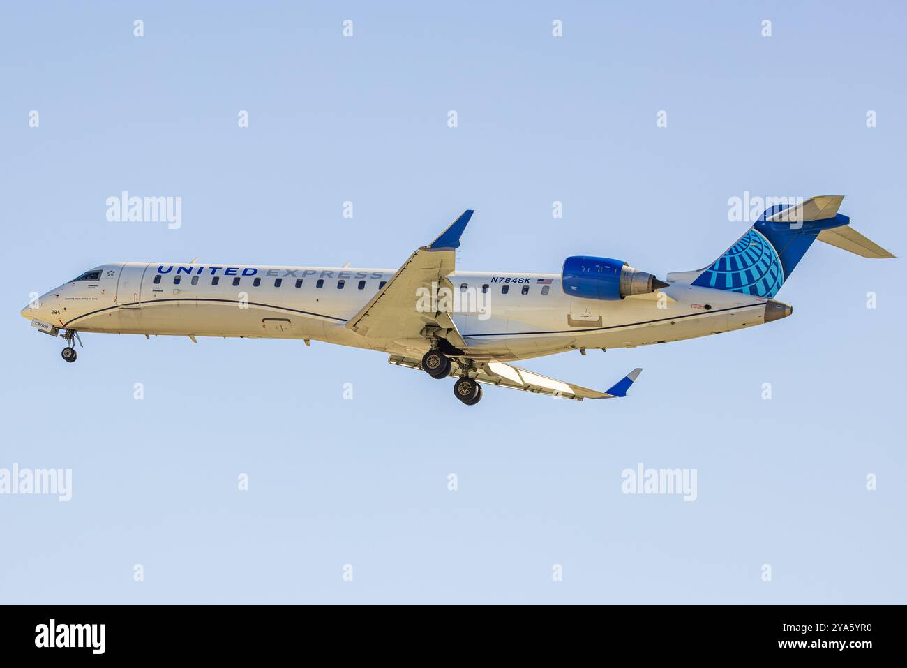 Bombardier crj 700 series hi-res stock photography and images - Alamy