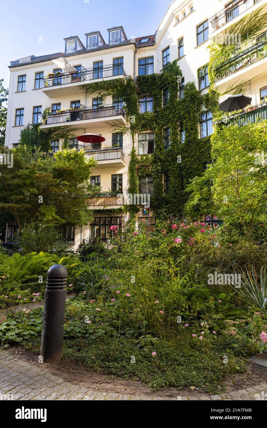 Hackesche H fe Art Noveau Courtyard Residential And Retail Architecture hackesche-h-fe-art-noveau-courtyard-residential-and-retail-architecture