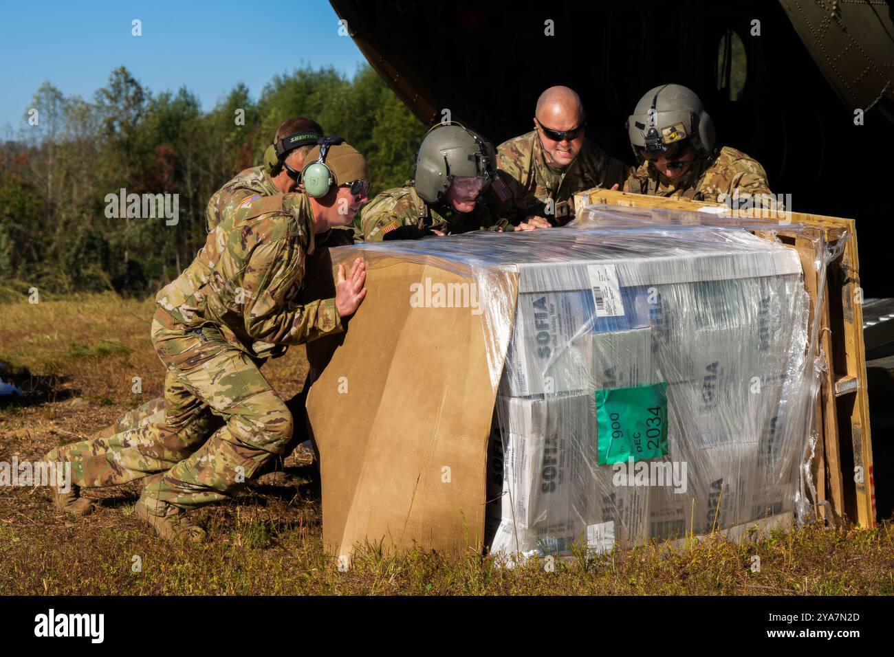 Helicopter 82nd airborne hi-res stock photography and images - Alamy