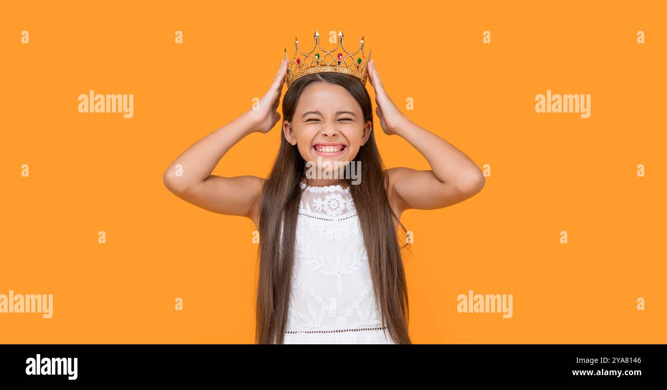 Girl child beauty contest hi-res stock photography and images - Alamy