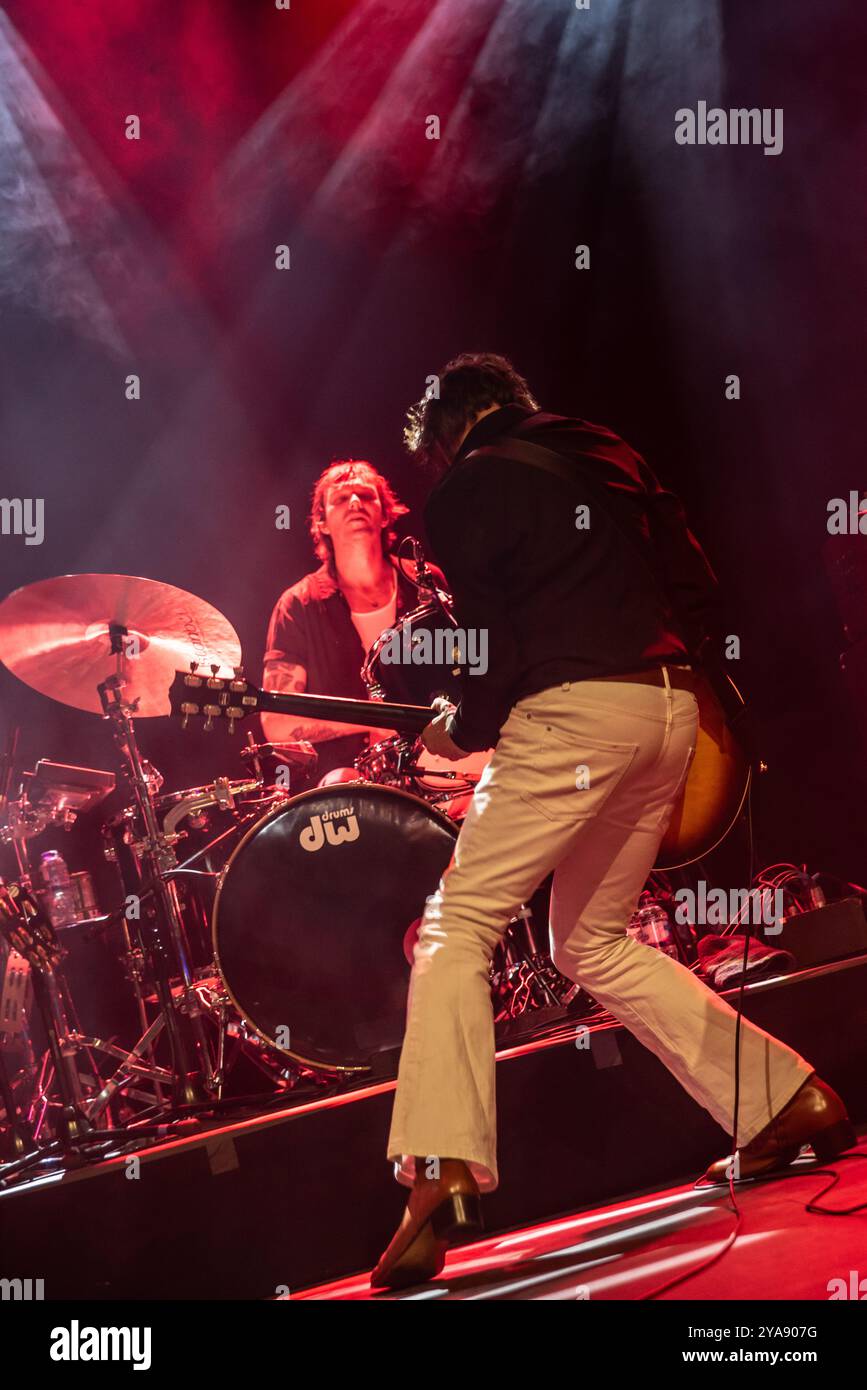 Jet frontman hi-res stock photography and images - Alamy