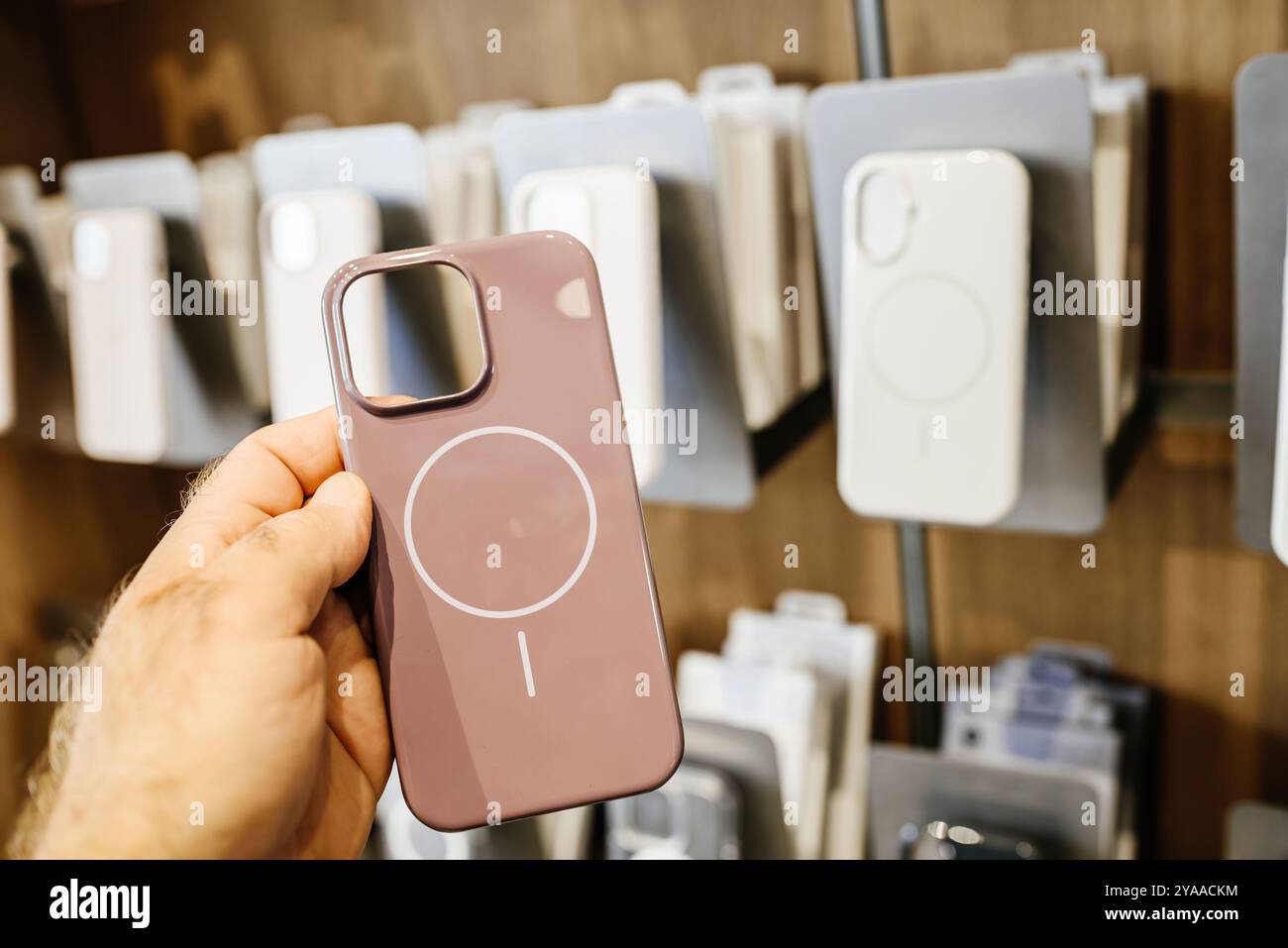 Iphone 16 charging hi-res stock photography and images - Alamy