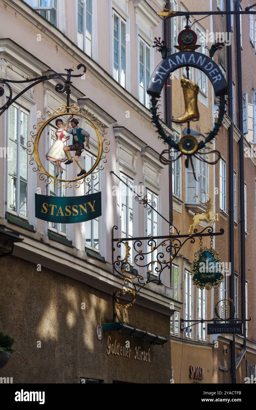 Elegant Getreidegasse shopping street in historic downtown Salzburg ...